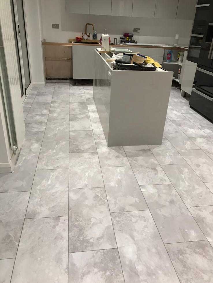Marble-effect LVT kitchen
